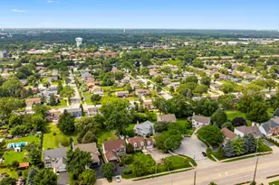 1801 W Carriage Ct, Addison, IL 60101 - Photo 19