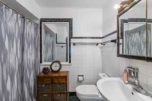 1801 W Carriage Ct, Addison, IL 60101 - Photo 3