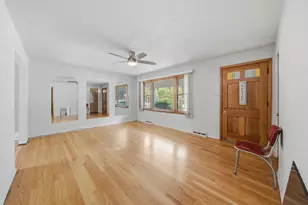 5023 W 81st St, Burbank, IL 60459 - Photo 9