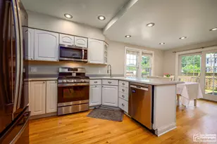 331 E Indiana St, Wheaton, IL 60187 - Photo 11