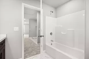 828 Blackhawk Dr, Braidwood, IL 60408 - Photo 21