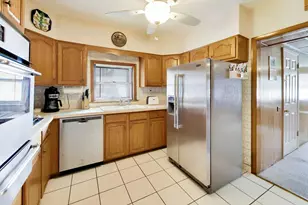 4252 N Whipple St, Chicago, IL 60618 - Photo 7