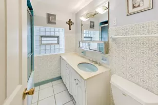 4252 N Whipple St, Chicago, IL 60618 - Photo 13