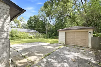 703 Circle Drive, University Park, IL 60484 - Photo 15