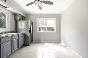 703 Circle Dr, University Park, IL 60484 - Photo 9