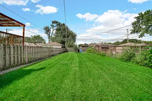 8610 S Vernon Ave, Chicago, IL 60619 - Photo 21