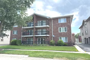 9529 Minnick Ave, Oak Lawn, IL 60453 - Photo 1