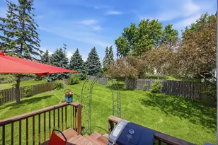 9 Tenneyson Ct, Lake in the Hills, IL 60156 - Photo 37