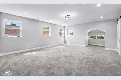8445 S Luella Avenue, Chicago, IL 60617 - Photo 11