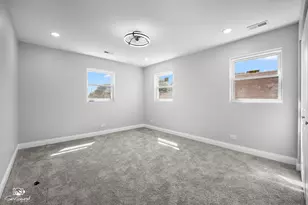 8445 S Luella Ave, Chicago, IL 60617 - Photo 19