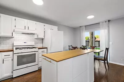 2352 South Street #D, Elgin, IL 60123 - Photo 9