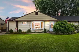 9067 S Main St, Hometown, IL 60456 - Photo 1
