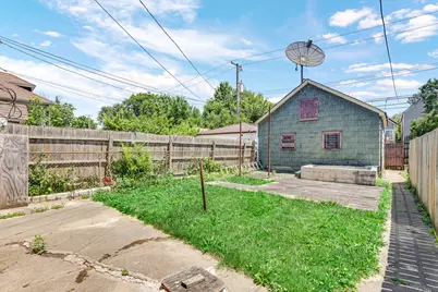 8533 S Manistee Avenue, Chicago, IL 60617 - Photo 13