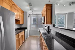 345 N La Salle Dr, Chicago, IL 60654 - Photo 13