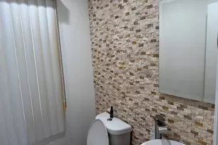 20 N Albert St, Mount Prospect, IL 60056 - Photo 9