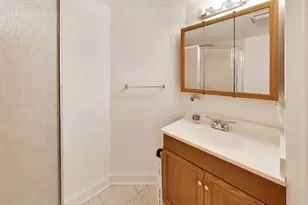 7533 Wilton Rd, Darien, IL 60561 - Photo 27
