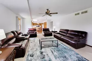 7533 Wilton Rd, Darien, IL 60561 - Photo 7