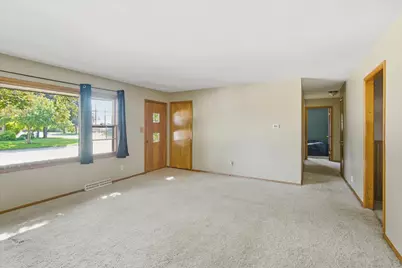 2304 Plum Street, Peru, IL 61354 - Photo 7
