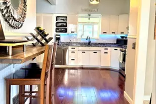1026 W Douglas St, Freeport, IL 61032 - Photo 9