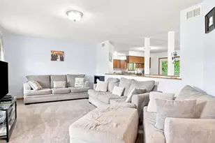 24878 W Highwoods Dr, Lake Villa, IL 60046 - Photo 5