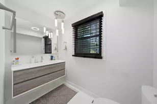 10S230 Grant St, Burr Ridge, IL 60527 - Photo 21