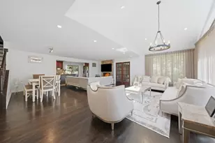 10S230 Grant St, Burr Ridge, IL 60527 - Photo 9
