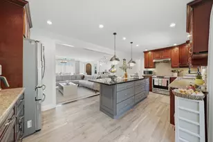 10S230 Grant St, Burr Ridge, IL 60527 - Photo 15