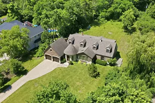 10S230 Grant St, Burr Ridge, IL 60527 - Photo 3