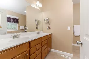 2030 Escalade Rd, Bloomington, IL 61705 - Photo 25