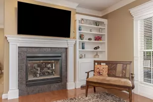 2030 Escalade Rd, Bloomington, IL 61705 - Photo 11