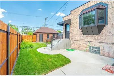 7137 N Francisco Avenue, Chicago, IL 60645 - Photo 5