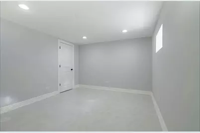 7137 N Francisco Avenue, Chicago, IL 60645 - Photo 29
