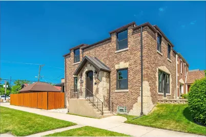 7137 N Francisco Avenue, Chicago, IL 60645 - Photo 1