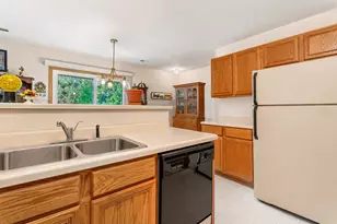 340 Loyola Dr, Elgin, IL 60123 - Photo 17