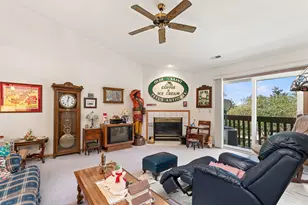 340 Loyola Dr, Elgin, IL 60123 - Photo 5