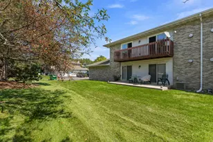 340 Loyola Dr, Elgin, IL 60123 - Photo 31