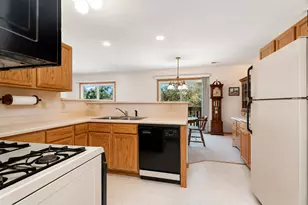 340 Loyola Dr, Elgin, IL 60123 - Photo 13