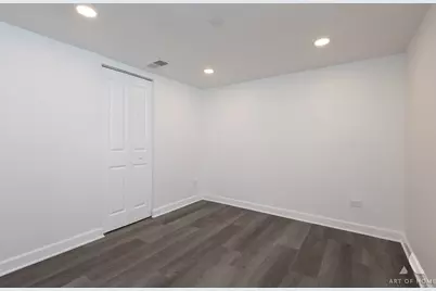 8834 S Oglesby Avenue, Chicago, IL 60617 - Photo 13