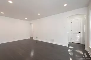 8834 S Oglesby Ave, Chicago, IL 60617 - Photo 3