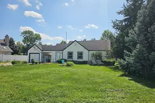 7911 W 92nd St, Hickory Hills, IL 60457 - Photo 3