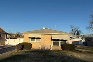 421 Hyde Park Ave, Hillside, IL 60162 - Photo 1