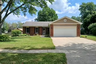 1010 Fox Run Ln, Algonquin, IL 60102 - Photo 1