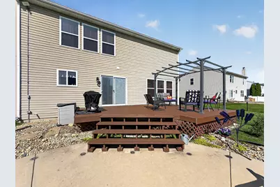 909 Walnut Drive, Kirkland, IL 60146 - Photo 33