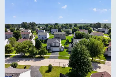 909 Walnut Drive, Kirkland, IL 60146 - Photo 39