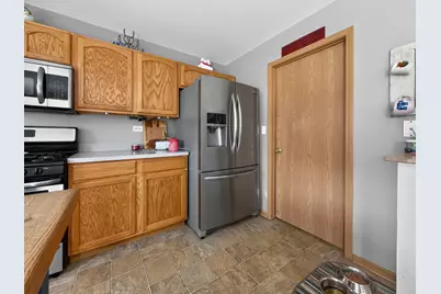 909 Walnut Drive, Kirkland, IL 60146 - Photo 11