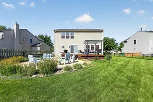 909 Walnut Dr, Kirkland, IL 60146 - Photo 35