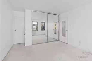 247 E Chestnut St, Chicago, IL 60611 - Photo 17