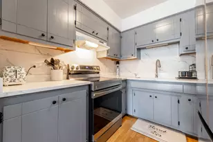 6416 W 64th Pl, Chicago, IL 60638 - Photo 9