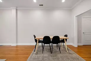 2811 N Bell Ave, Chicago, IL 60618 - Photo 9
