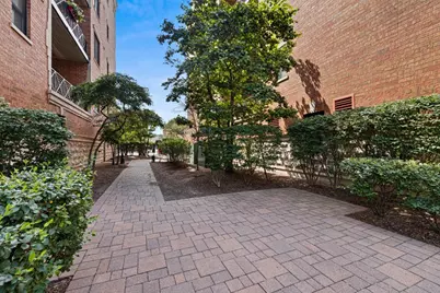 2811 N Bell Avenue #408, Chicago, IL 60618 - Photo 3